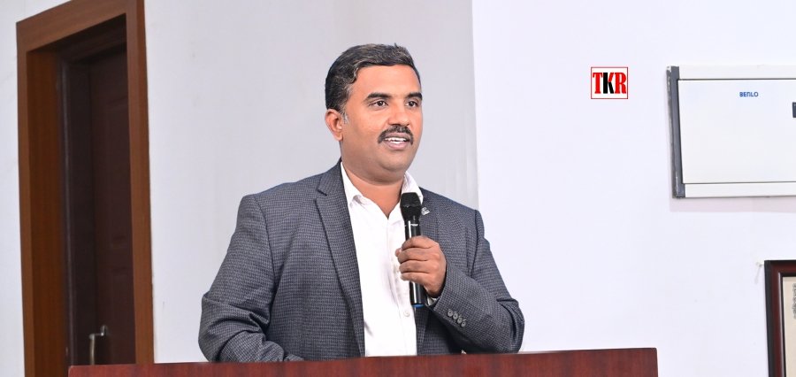 Mr. Dinesh Kumar
